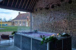 Fotografia z galérie ubytovania So Villa La Girardiere 28 - Heated pool - Basket - Jacuzzi - 2h Paris - 30 beds v destinácii La Loupe