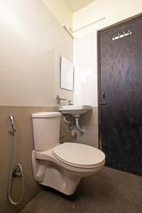 Ένα μπάνιο στο Hotel NS Royal Emirates With 3Hr Early check in +71 φωτογραφίες