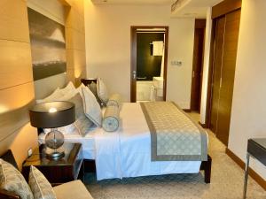 迪拜SuperHost EMAAR Residences Fashion Avenue - Address Dubai Mall的相册照片