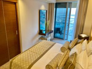 迪拜SuperHost EMAAR Residences Fashion Avenue - Address Dubai Mall的相册照片
