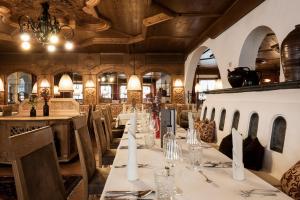 Hotel Medrazerhof餐厅或其他用餐的地方