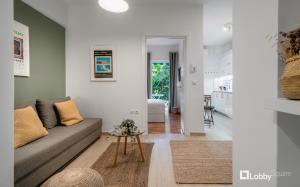 Posezení v ubytování Aether Apartment by LobbySquare