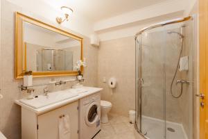 Ένα μπάνιο στο GDE Holló Apartments +38 φωτογραφίες