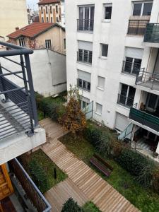 Balkón alebo terasa v ubytovaní Snug & Cosy proche gare PartDieu, accès facile aéroport et Eurexpo