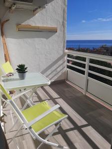 En balkong eller terrass på Eurosol Carihuela Sun&Beach