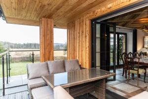 Posedenie v ubytovaní udanypobyt Dom VALLEY VILLA