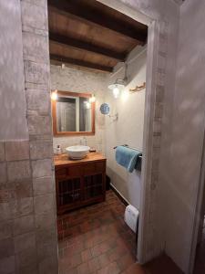 Kúpeľňa v ubytovaní "Chez Geneviève" Arles arènes