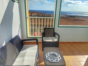 A seating area at Caleta Paraiso 127