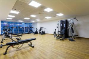 Fitness centrum a/nebo fitness zařízení v ubytování Continental Tower - Luton Vacation homes, Dubai Marina - 15AB07