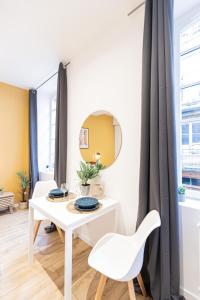 Posedenie v ubytovaní Luz - Appartement hyper centre Saint-Etienne