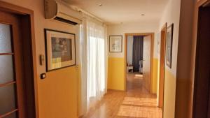 Fotografia z galérie ubytovania Simple 3-room apartment v destinácii Kukuljanovo