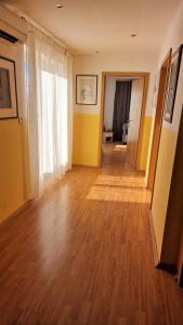 Posteľ alebo postele v izbe v ubytovaní Simple 3-room apartment