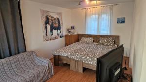 Posteľ alebo postele v izbe v ubytovaní Simple 3-room apartment