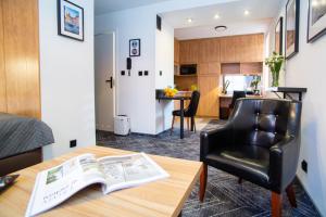 Kuchyňa alebo kuchynka v ubytovaní Warsaw Apartments - Apartamenty Sadyba