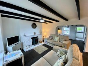 Gallery image of 4 Degrees West Cottage, Garden & Parking, 5 mins to Beach, near Fowey and Eden Project in Par