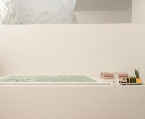 Ένα μπάνιο στο Lovia Mykonos