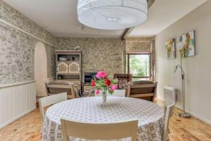 Posedenie v ubytovaní Gîte - Holiday Home Vent Autan