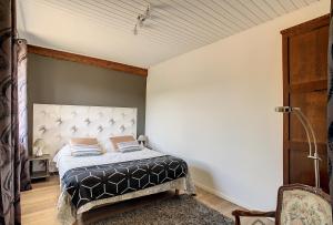 Posteľ alebo postele v izbe v ubytovaní Gîte - Holiday Home Vent Autan + 32 fotografií