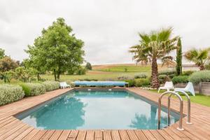Bazén v ubytovaní Gîte - Holiday Home Vent Autan alebo v jeho blízkosti