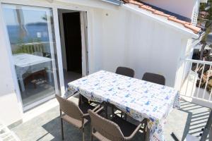 Balkón alebo terasa v ubytovaní Ratak House