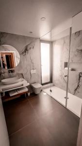 Ванная комната в Villamar +29 фотографий