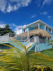 Balkón nebo terasa v ubytování Villa en bord de mer, vue mer au Diamant