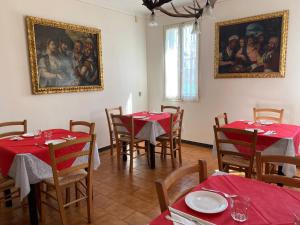 Reštaurácia alebo iné gastronomické zariadenie v ubytovaní Agriturismo Corte Filippi
