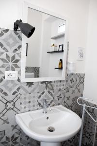 A bathroom at Santu Bustianu