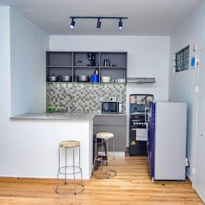 Кухня или мини-кухня в Fahari Homes - 2 Bedroom Apartment in Tatu City, Nairobi

