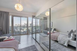 Fotografie z fotogalerie ubytování Hello! I can sleep 6 in Lakeshore Tower JLT v Dubaji