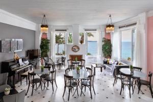 Posezení v ubytování Aneroussa Beach Hotel