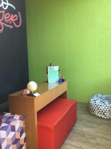 Un lugar para sentarse en Bandung Hostel