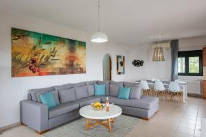 ケラトカンボスにあるPortela Villas Kapsaliのギャラリーの写真