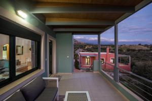 ケラトカンボスにあるPortela Villas Kapsaliのギャラリーの写真