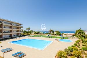 - Vistas a la piscina y al océano en Quinta da Barracuda by Golden Zenith, en Albufeira