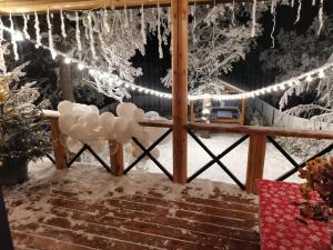 Деревянный дом durante l'inverno