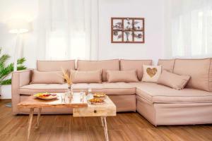 A seating area at Villa Thalassa Skaleta