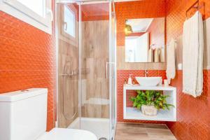 A bathroom at Villa Thalassa Skaleta