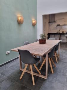 Kuchyň nebo kuchyňský kout v ubytování Compass House