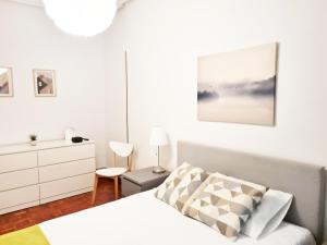Posteľ alebo postele v izbe v ubytovaní Apartamento Urbieta by SanSe Holidays - Center