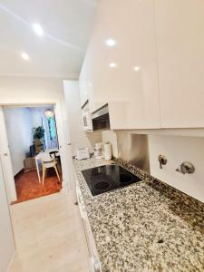 Kuchyňa alebo kuchynka v ubytovaní Apartamento Urbieta by SanSe Holidays - Center