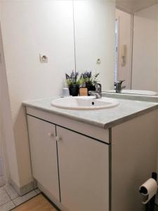 Kúpeľňa v ubytovaní Studio charmant et moderne grand confort