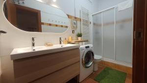 A bathroom at Sierra Nevada Gala Bike CAR