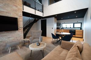 Posezení v ubytování Broncks Lonin - Luxury Apartments in the Heart of Tórshavn