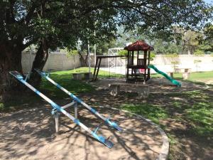 Детска площадка в Departamento Citlali, al sur de la ciudad