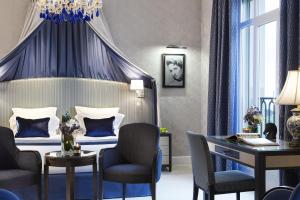 Гостиная зона в Hôtel Barrière Le Royal Deauville