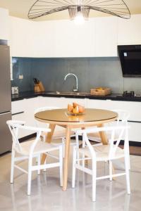 Fotografie z fotogalerie ubytování Orchard Tiny Home - Golf Course Pet Friendly Lot v destinaci Baluctot