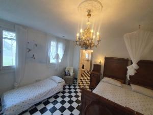 A bed or beds in a room at Apartment in Modigliana with Pool & Forest Views