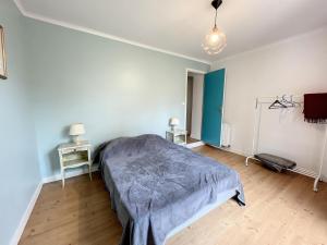 Fotografie z fotogalerie ubytování Villa proche Plage et Centre, Jardin Clos, Wifi, Chien possible - FR-1-361-431 v destinaci Jullouville-les-Pins