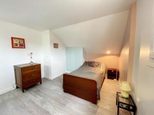 Fotografie z fotogalerie ubytování Villa proche Plage et Centre, Jardin Clos, Wifi, Chien possible - FR-1-361-431 v destinaci Jullouville-les-Pins + 27 fotografií